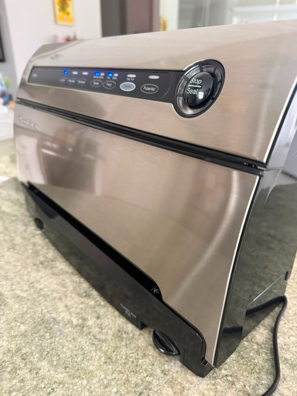 FoodSaver V3825 Vacuum Sealer + NEW Unopened FoodSaver Bags Bundle - Picture 5 of 7